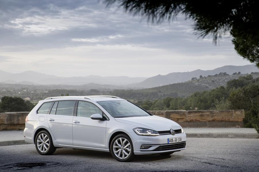  Volkswagen Golf TSI Variant 2017 года  (WW) (фото 7 из 31)